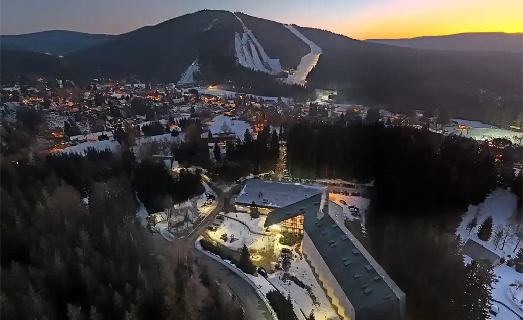 Boże Narodzenie i Sylwester w Svornost: święta bez pośpiechu, z wellness i rozrywką w Harrachovie