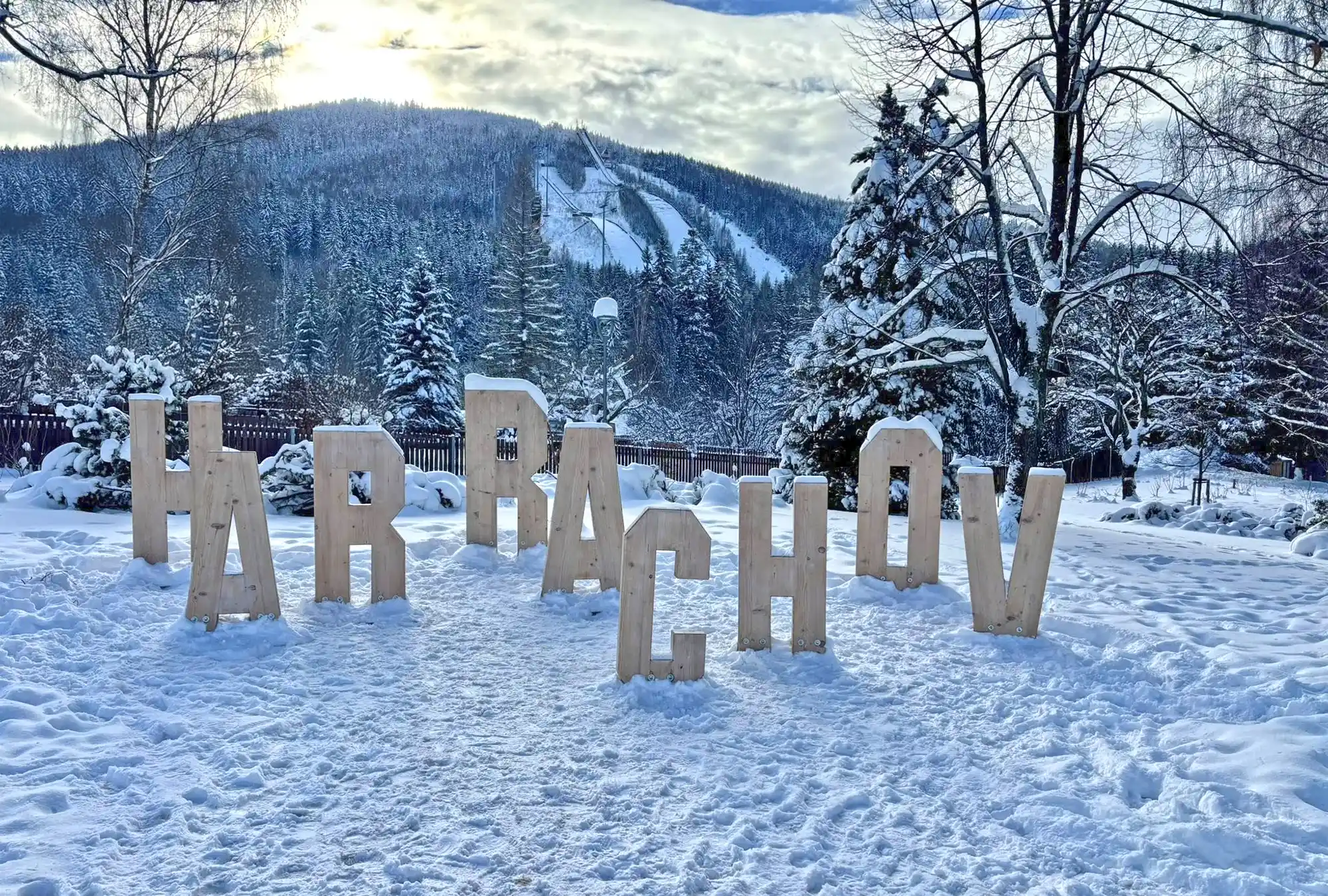 Únor v Harrachově: lyže, wellness a zážitky ve Wellness hotelu Svornost